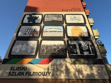 Mural "Jesteś Bogiem"